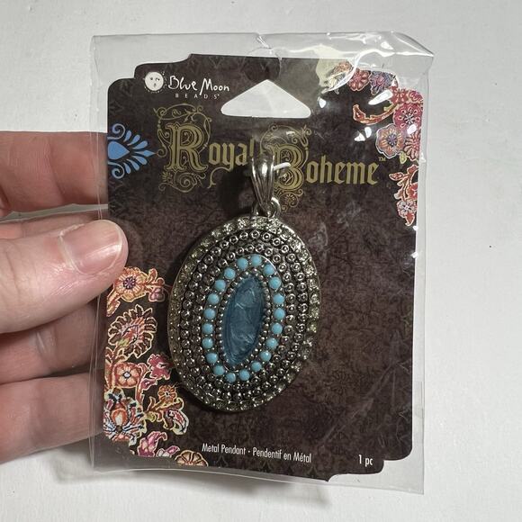 Blue Moon Beads Royal Boheme Metal Oval Pendant Silver and Simulated Turquoise - Picture 2 of 6